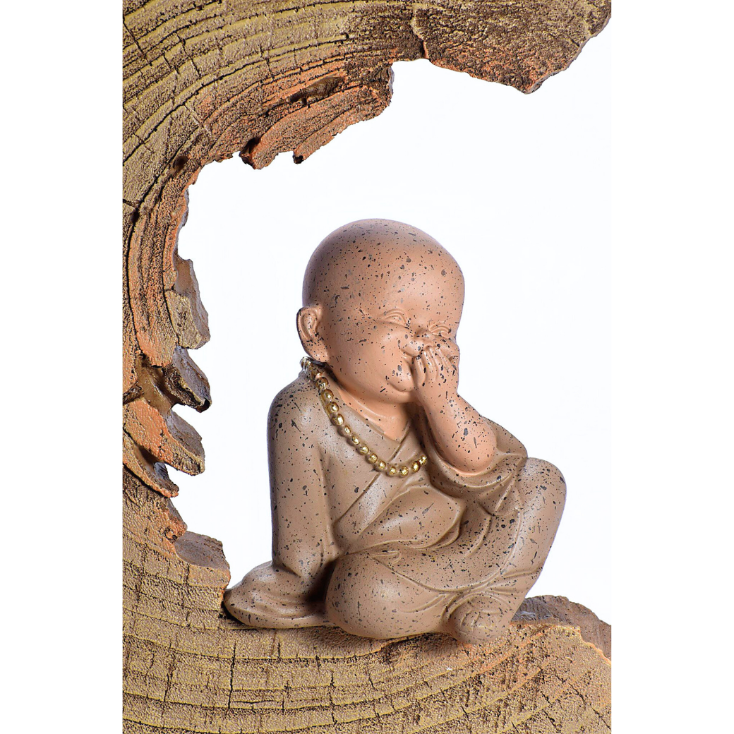 Buda Niño Meditando en la Luna